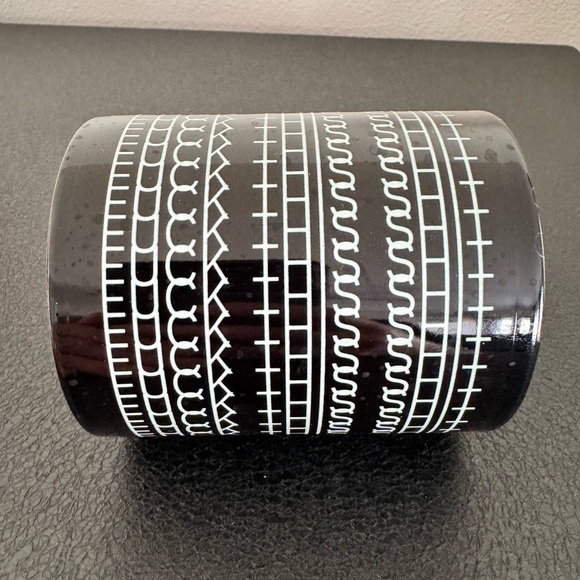 Black Ceramic Mug with Pattern - Picture 2 of 2